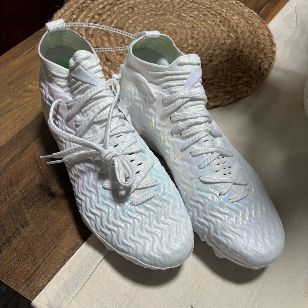 Under Armour White Iridescent Men's Athletic Cleats